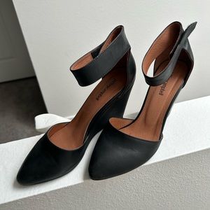 Jeffrey Cambell black wedge sandal